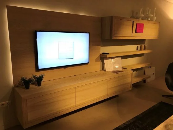 Michel De Nolf Cuarto TV Wand